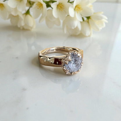 Anello con diamante grezzo