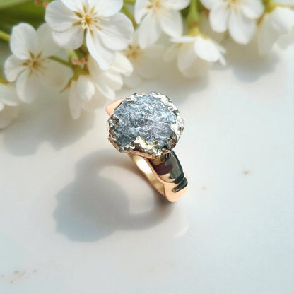 Anello con diamante grezzo