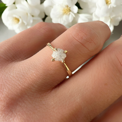 Anello in oro con diamante grezzo