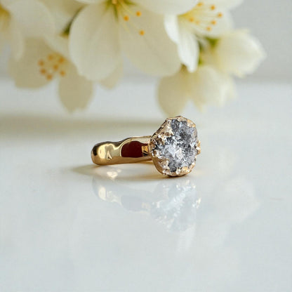 Anello con diamante grezzo