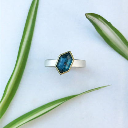 Anello REBEL con cianite