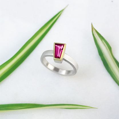 Anello REBEL con tormalina rosa