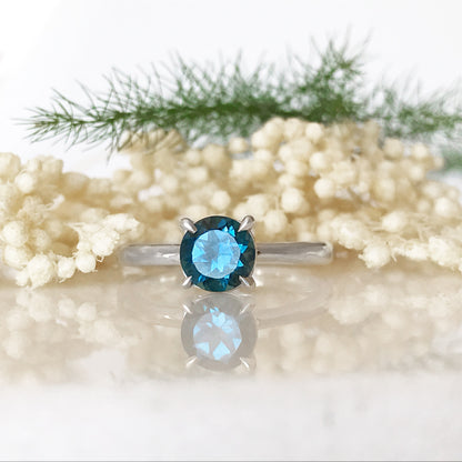 Solitario con Topazio London Blue