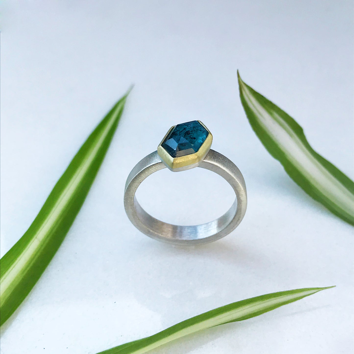 Anello REBEL con cianite